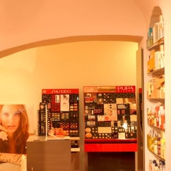 Garelli Profumerie - Interno del locale