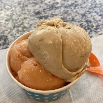 Rocky Rd Ice Cream - Dulce de leche and mangonada, both excellent - Ice Cream & Frozen Yogurt Near Me - Sedona, Arizona Rocky Rd Ice Cream - Dulce de leche and mangonada, both excellent - Ice Cream & Frozen Yogurt Near Me - Sedona, Arizona