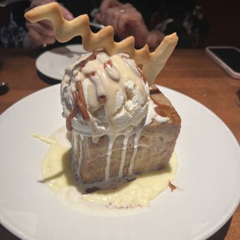 Winewood - Bread pudding is HUGE! Like enough for 4 ppl! - New American Near Me - Grapevine, Texas