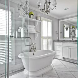 DreamMaker Bath & Kitchen of Greenville - Freestanding tub