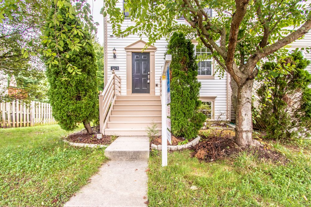 Slide of Truealty Services