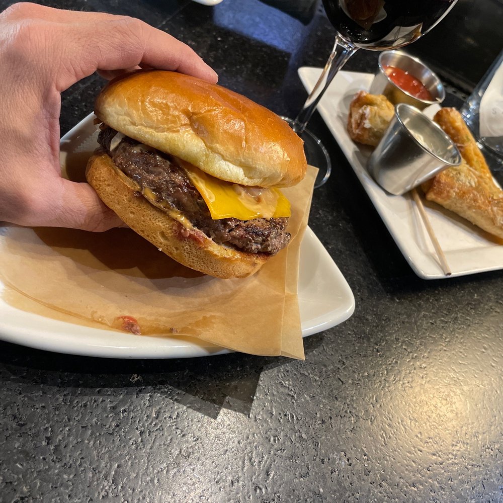 Houlihan's - The big cheeseburger - Bars Near Me - Upper Arlington, Ohio Houlihan's - The big cheeseburger - Bars Near Me - Upper Arlington, Ohio