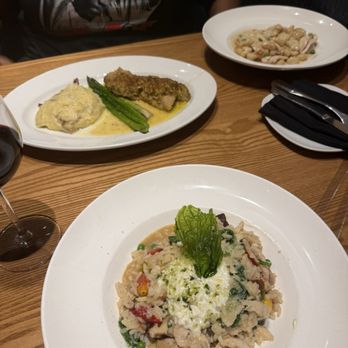 Cooper’s Hawk Winery & Restaurant - New American Near Me - Dania Beach, Florida