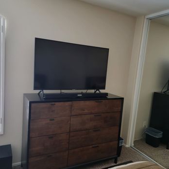 Jay’s TV Mounting - Before picture - TV Mounting Near Me