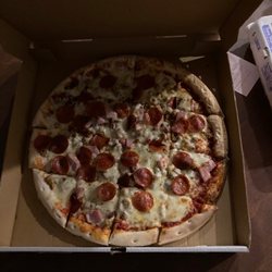 Maddog’s Restaurant & Bowl - Meat Pizza