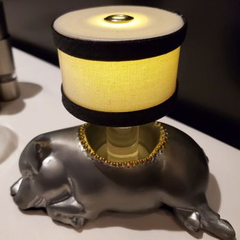 Morton's The Steakhouse - Lamp inside a pig - Steakhouses Near Me - Honolulu, Hawaii Morton's The Steakhouse - Lamp inside a pig - Steakhouses Near Me - Honolulu, Hawaii