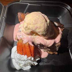 Long Mountain Grill - Did I mention that the strawberry bread pudding was good?