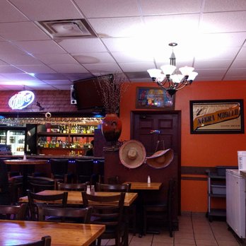 Los Mogotes De Michoacan - Interior - Mexican Near Me - Highland Park, Illinois Los Mogotes De Michoacan - Interior - Mexican Near Me - Highland Park, Illinois