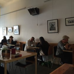 Dench Cafe - Open space