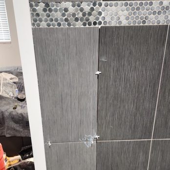 Big joe flooring works - a bathroom with a shower - Flooring Near Me Big joe flooring works - a bathroom with a shower - Flooring Near Me