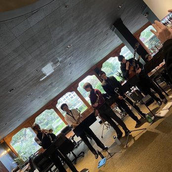 The Overlook - Cute band playing to welcome guests. - Venues & Event Spaces Near Me - Oakland, California