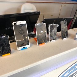 J's Electronic Repair - This display got my attention, because I have a phone looks exactly like this :D