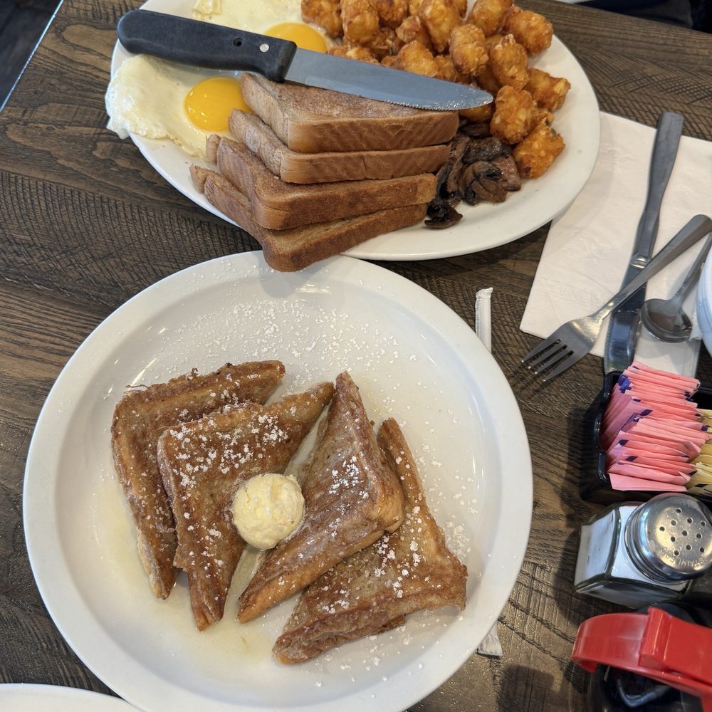 City Line Diner - Breakfast & Brunch Near Me - Worcester, Massachusetts