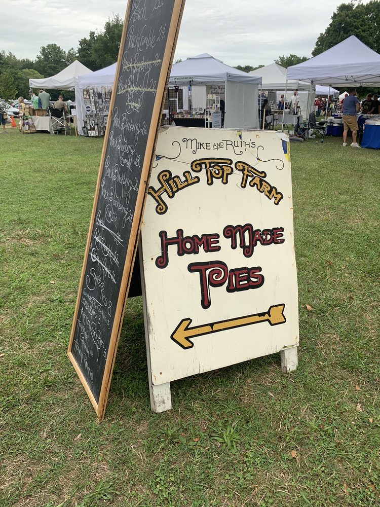 Mike and Ruth's Hill Top Farm Logo