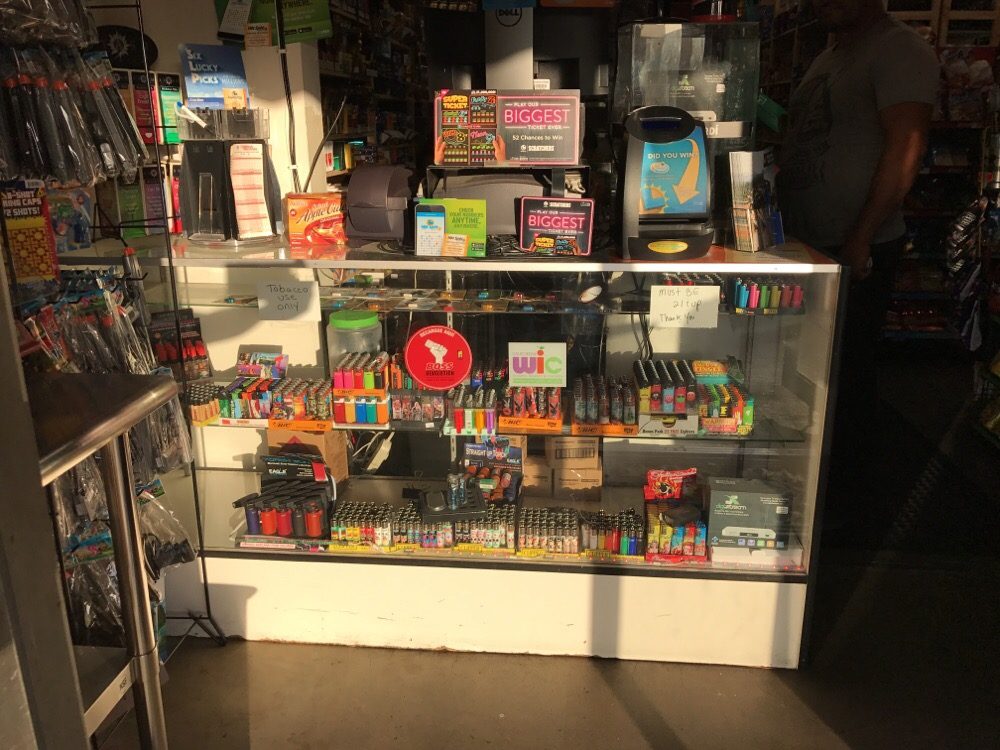 Jr's Neighborhood Market Logo