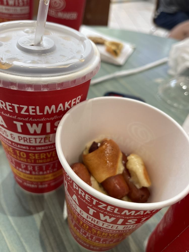 PRETZELMAKER Updated September 2024 1040 Willowbrook Mall, Houston