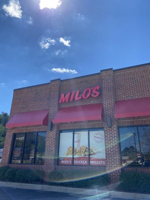 Milo's Hamburgers by null