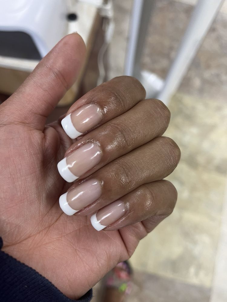 Tim's Nails Logo