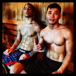 Ron Le Fitness - Cutting water weight in the sauna to qualify for a weight class (very unhealthy and definitely not recommend doing this!