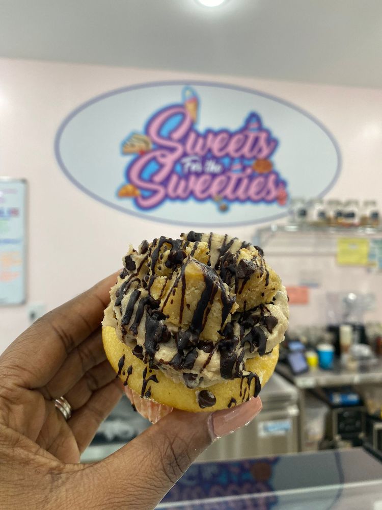 Sweets For The Sweeties Logo