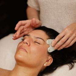 Sugar Studio - Gua sha facial