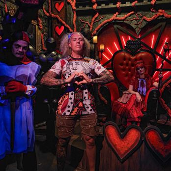 Howl-O-Scream - the Queen of Hearts - Haunted Houses Near Me - Tampa, Florida Howl-O-Scream - the Queen of Hearts - Haunted Houses Near Me - Tampa, Florida