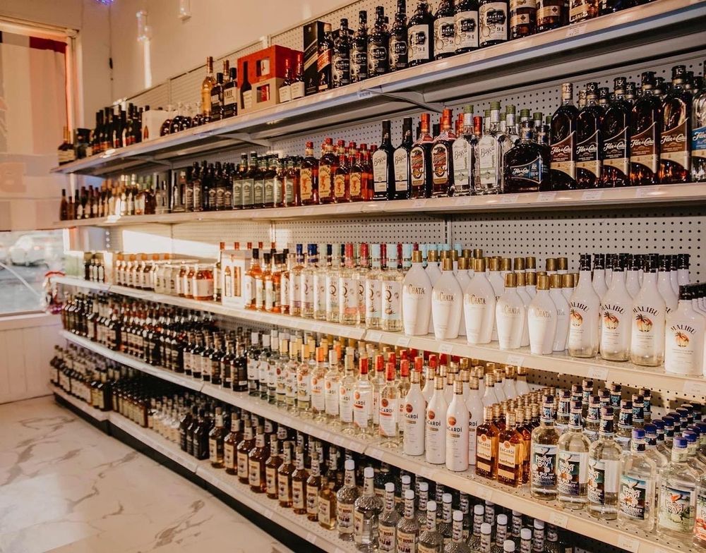 TIPSY LIQUOR & WINE Updated October 2024 25 Photos 799 Millersport Hwy, Buffalo, New York