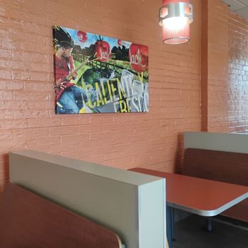 Jack in the Box - Nice and clean with a nice color scheme. - Fast Food Near Me - Arlington, Texas