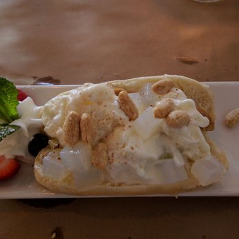 Noodle Revolution - Ice cream sandwich, with gelatinous cubes and rice pudding - Thai Near Me - Westerly, Rhode Island