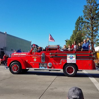Uptown Whittier Christmas Parade - Arts & Entertainment Near Me - Whittier, California Uptown Whittier Christmas Parade - Arts & Entertainment Near Me - Whittier, California