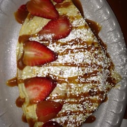 Los Flores Ice Cream & Crepes Express - Yummy crepe :)