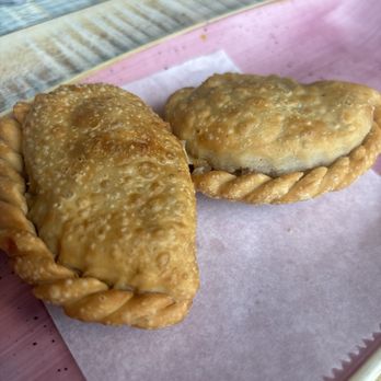 La Cañita Bayside - Chicken empanadas - Cuban Near Me - Miami, Florida La Cañita Bayside - Chicken empanadas - Cuban Near Me - Miami, Florida