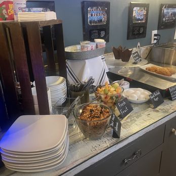 Rest A Boutique Hotel - Breakfast buffet in lobby - Hotels Near Me - Plymouth, California Rest A Boutique Hotel - Breakfast buffet in lobby - Hotels Near Me - Plymouth, California