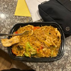 Thai Fusion Cuisine - Chicken drunken noodle