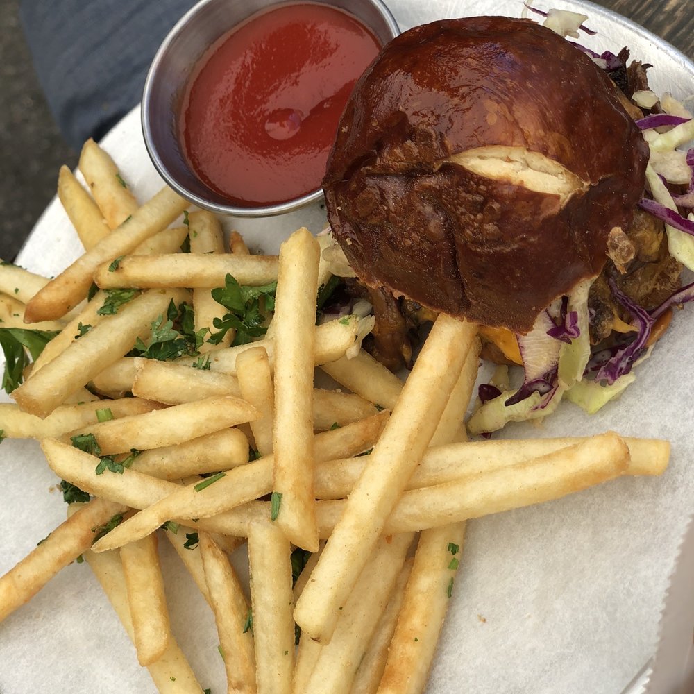 Basin 141 - Gastropubs Near Me - Monrovia, California