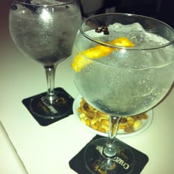 Café Dadá - Gin Tonic de regaliz y naranja.