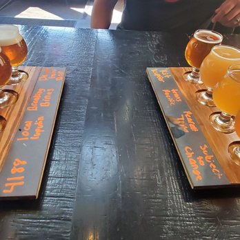 Tangled Roots Brewing Company - Flights - Breweries Near Me - Ottawa, Illinois