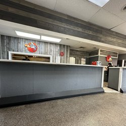 Helen's Hot Chicken & Seafood - Order and pickup counter