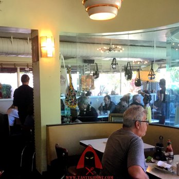 Howley's Restaurant - Interior - Diners Near Me - West Palm Beach, Florida