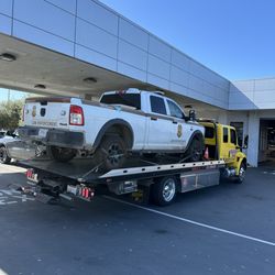 Hernandez Towing Service