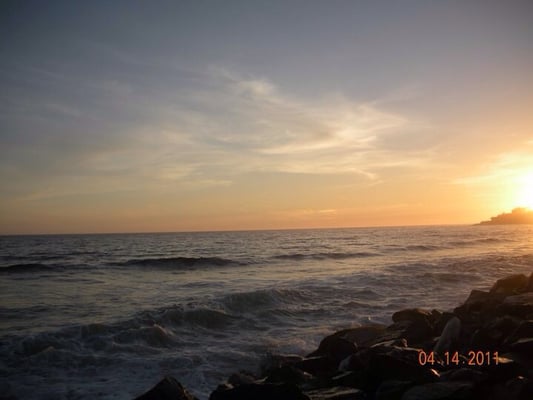 Broad Beach Rd by null