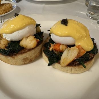 Hotel Café Royal - Lobster Caviar Benedict - Hotels Near Me - London, XGL Hotel Café Royal - Lobster Caviar Benedict - Hotels Near Me - London, XGL
