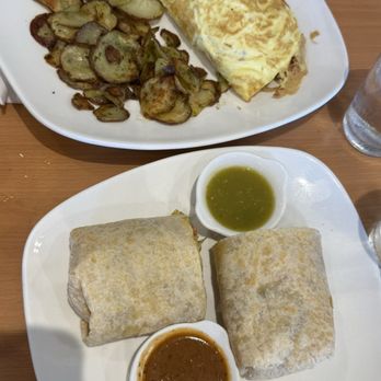 Catrina Café - Omelet with side of potatoes and breakfast burrito with both salsas - Breakfast & Brunch Near Me - Seal Beach, California