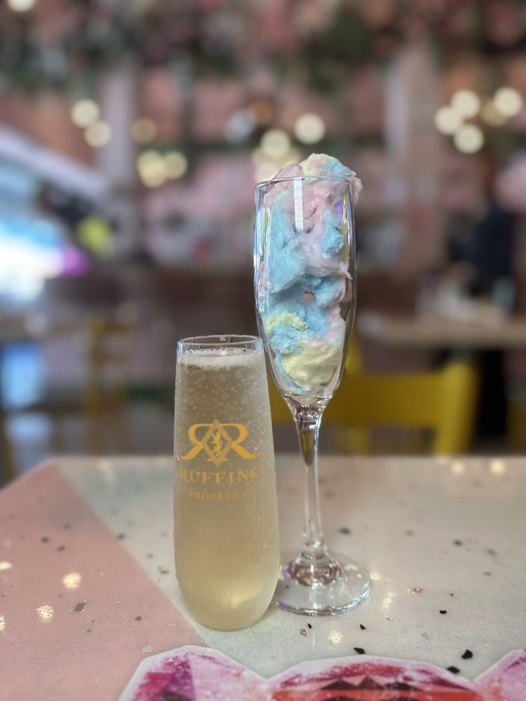 Breakfast & Bubbles
