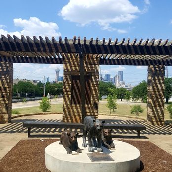 Oak Cliff Founders Park - Facing North looking onto downtown Dallas. - Parks Near Me - Dallas, Texas Oak Cliff Founders Park - Facing North looking onto downtown Dallas. - Parks Near Me - Dallas, Texas