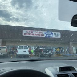 New Look Consignment Store - Store entrance