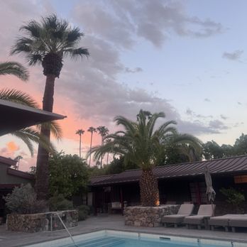 Sparrows Lodge - Sunset (summer) - Hotels Near Me - Palm Springs, California Sparrows Lodge - Sunset (summer) - Hotels Near Me - Palm Springs, California