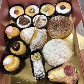Carrara's - Desserts Near Me - Agoura Hills, California