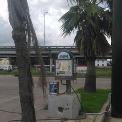 Brother's Xpress Food Mart - Air and water