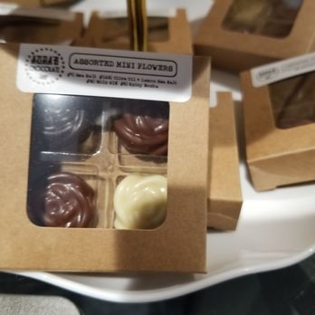 Aura’s Chocolate Bar - Rosette flavor assortment - Chocolatiers & Shops Near Me - Cranston, Rhode Island